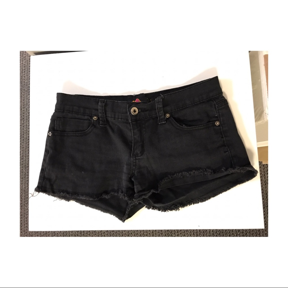 Black distressed shorts